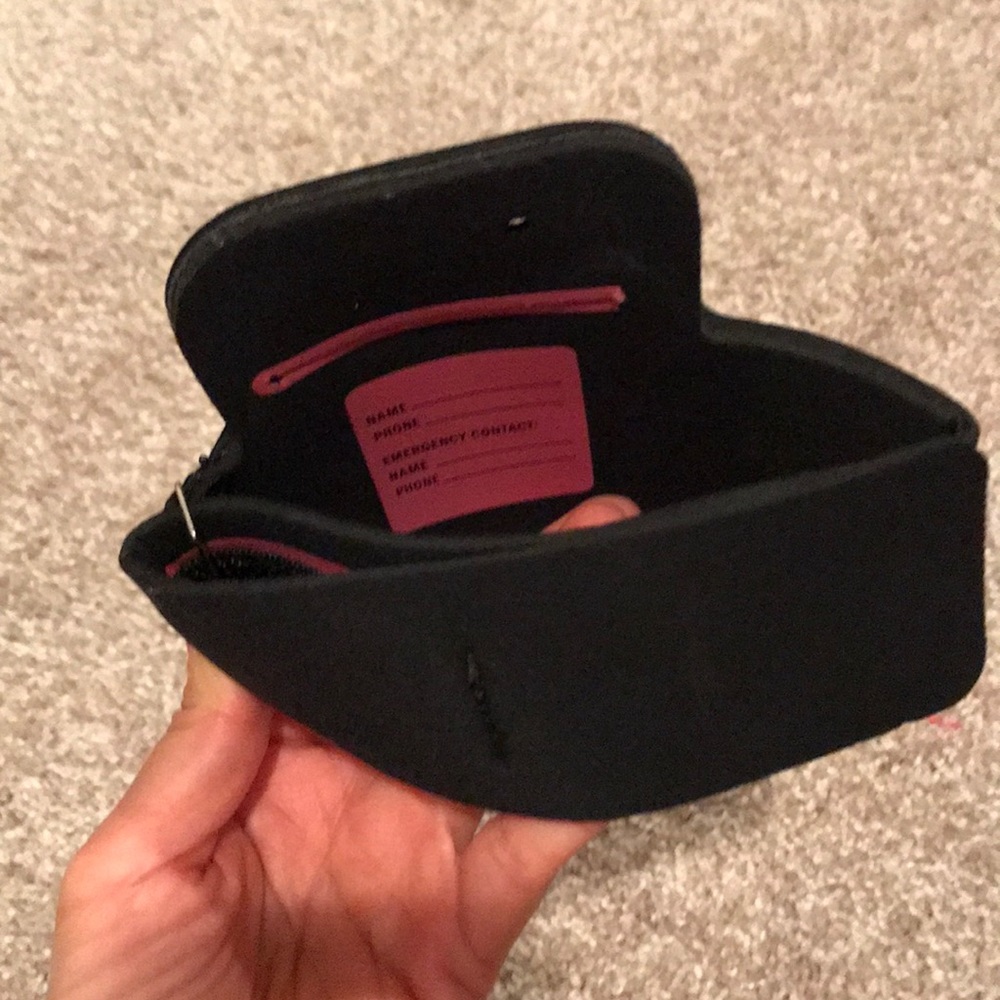 10/4 IPHONE RUNNING ARM BAND - Picture 4 of 6